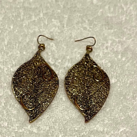 Dangle Antique Gold Egyptian style Leaf Scroll Drop Earrings! - Picture 2 of 4